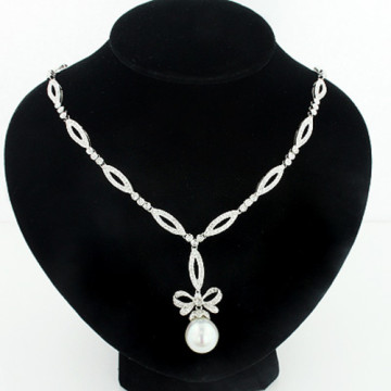 Women's Pearl and Diamond Pearl Designer Necklace | 18K Gold | 2.51ct