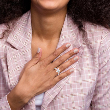 Oakley Women's Heart and Round Lab-Grown Diamond Thin Engagement Ring | 14K Gold | VS1 | 2ct